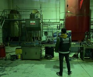 İzmir’de fabrikada 254 ton kaçak akaryakıt ele geçirildi