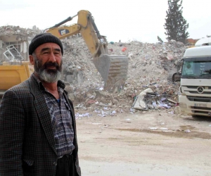 Oğlunu ve torunlarını kaybettiği depremi anlattı: “7.7 değildi, iki katını düşünün”