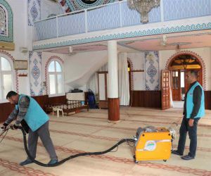 Toroslar’da camilerde Ramazan temizliği