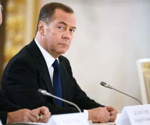 Medvedev: “Almanya’nın Putin’i tutuklaması, Rusya’ya savaş ilanı olur”