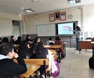 Bergama’nın kültürel mirası okul okul gezilerek anlatılıyor