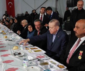 Cumhurbaşkanı Erdoğan: “Türkiye’yi terörle dize getirme, Türk siyasetini marjinal yapılar eliyle dizayn etme girişimini hep birlikte boşa çıkartacağız”