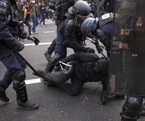 Fransa’da protestocular polisle çatıştı: 58 gözaltı