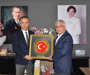 Karslıoğlu: “Belediye meclisinde ve milletvekilliğinde işin uzmanı temsilciler olmalıdır”