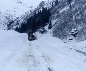 Havalar ısınıyor, kar erimesi ve çığ riskine dikkat!