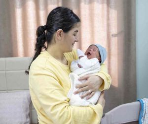 35 haftalık hamileyken depreme yakalandı, haftalar sonra Mersin’de doğum yaptı