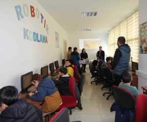 Şırnak’ta robotik kodlama kursunu bitiren öğrencilere sertifika