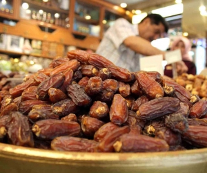 Ramazan ayının vazgeçilmezi hurma tezgâhlarda