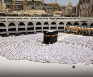 Mescid-i Haram’da Ramazan ayının ilk cuma namazı kılındı