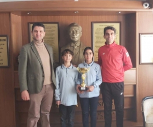 Eskişehir Odunpazarı Ticaret Borsası Ortaokulu ‘Küçük Kız Masa Tenisi’ turnuvasında birinci oldu