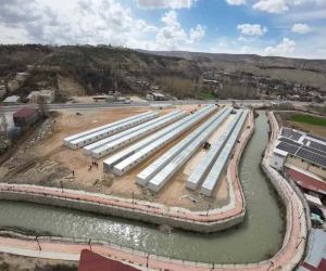 Başakşehir Belediye Başkanı Kartoğlu Malatya’daki konteyner kentleri gezdi
