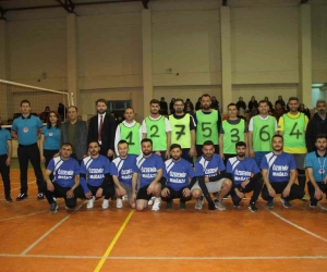 Malazgirt’te depremzedeler yararına voleybol turnuvası