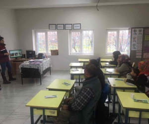 Jandarma öğrenci velilerine ‘uyuşturucu’ eğitimi verdi