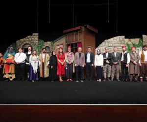 Başakşehir Tiyatro Akademisi’ndeki genç yetenekler en seçkin 231 oyunu, 120 bin 990 sanatseverle buluşturdu