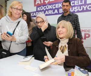 Gazeteci-Yazar Ayşe Kulin, Küçükçekmeceli kadınlarla buluştu