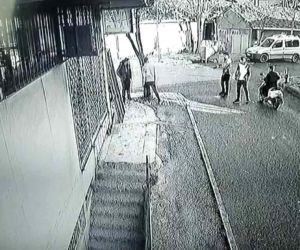 Ümraniye’de markete pompalı tüfekle saldırı kameraya yansıdı
