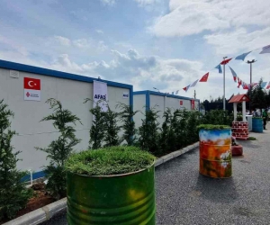 Onikişubat Yaşam Merkezini geri dönüşüm malzemeleri süsledi