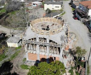 Depreme dayanıksız 61 yıllık köy camisinin yerine Osmanlı mimarisiyle yenisi yapılıyor