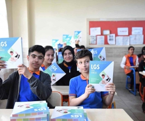 Depremzede öğrencilere yardımcı kaynak desteği