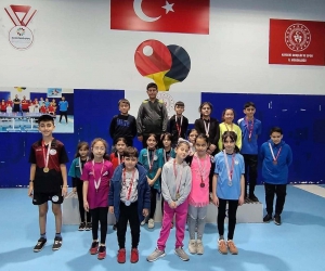 Küçük raketlerden büyük başarı