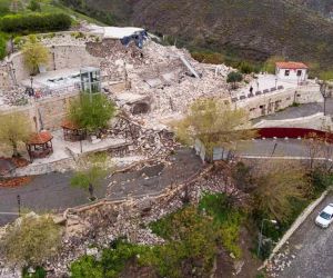Hatay’ı vuran depremde Bayezid-i Bistami Türbesi de büyük zarar gördü
