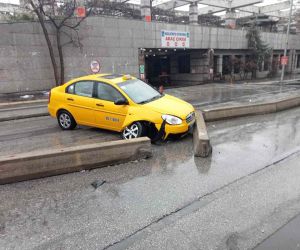 Ankara’da yağmur yağışı hayatı olumsuz etkiledi