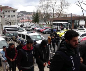 Çekilişle telefon vaat eden dolandırıcılık şebekesine 10 tutuklama