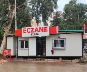 Parka konteyner kurup eczanesini açtı