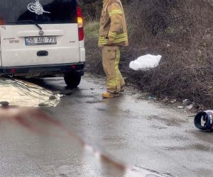 Arnavutköy’de servis aracı ile çarpışan motosiklet sürücüsü yaşamını yitirdi