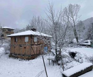 Bartın’ın yüksek rakımlı bölgelerinde kar yağışı devam ediyor
