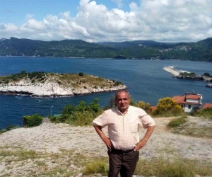İftara davet etmek için evine gelen komşuları tarafından ölü bulundu