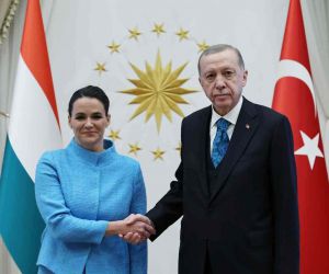 Cumhurbaşkanı Erdoğan, Macaristan Cumhurbaşkanı Novak’ı resmi törenle karşıladı