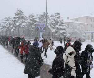 Erzincan’da kar yağışı nedeniyle taşımalı eğitime ara verildi