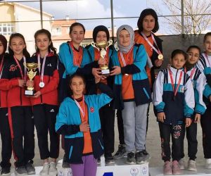 Köprüören Tek Termik Ortaokulu küçükler kız ve erkek bocce takımı il şampiyonu