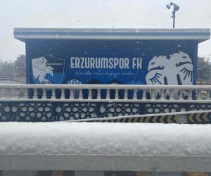 Erzurum’da kar yağışı çevreyi beyaza bürüdü