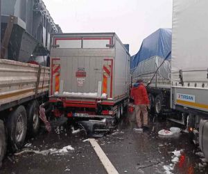 Bolu TEM’de feci kaza: 58 araç karıştı, 10 kişi yaralandı
