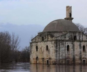 Edirne’de ecdada saygısızlık