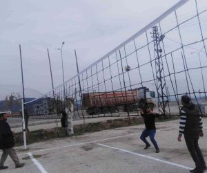 Hassa’da voleybol sahaları yeniden düzenlendi