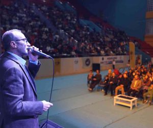 İlahi sanatçısı Ömer Karaoğlu Vanlılarla buluştu