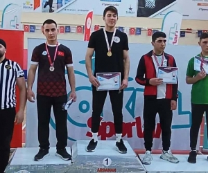 Bilek güreşi müsabakalarında Bayburt adını Türkiye finallerine yazdırdı