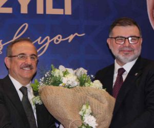 AK Parti İzmir’in yeni başkanı görevi devraldı