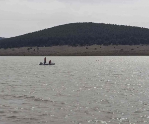 Alabora olan tekneden düşen Ferdi Uludağ’ı arama çalışmaları sürüyor