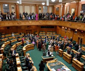 Yeni Zelanda’da eski Başbakan Ardern parlamentoya duygusal veda