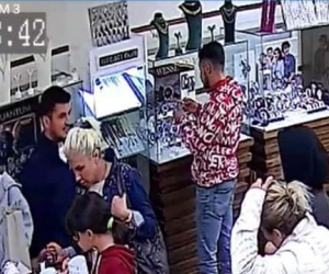 Arkadaşının çaldığı 3 bin lira değerindeki saati geri teslim etti