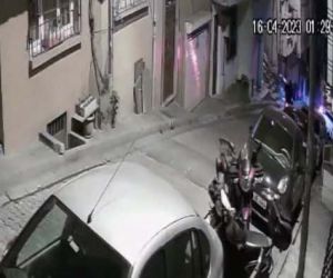 İstanbul’da bakkala silahlı saldırı kamerada: Motosikletle gelip kurşun yağdırdılar