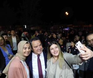 Başkan Muhittin Böcek personeli ile iftarda buluştu