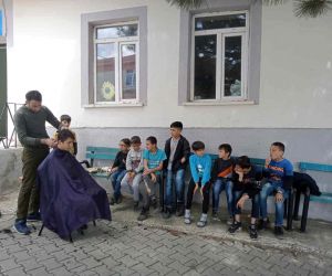 Köy okulu öğrencilerine ücretsiz bayram tıraşı