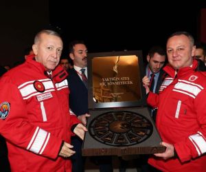 Cumhurbaşkanı Erdoğan’a Türkiye Yüzyılı saati hediyesi