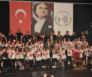 Bozüyük Belediyesi Çocuk Korosu’ndan muhteşem “23 Nisan Çocuk Konseri”