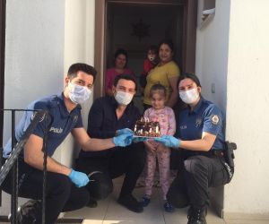 Polis ekiplerinden 5 yaşındaki minik Aysima’ya sürpriz doğum günü